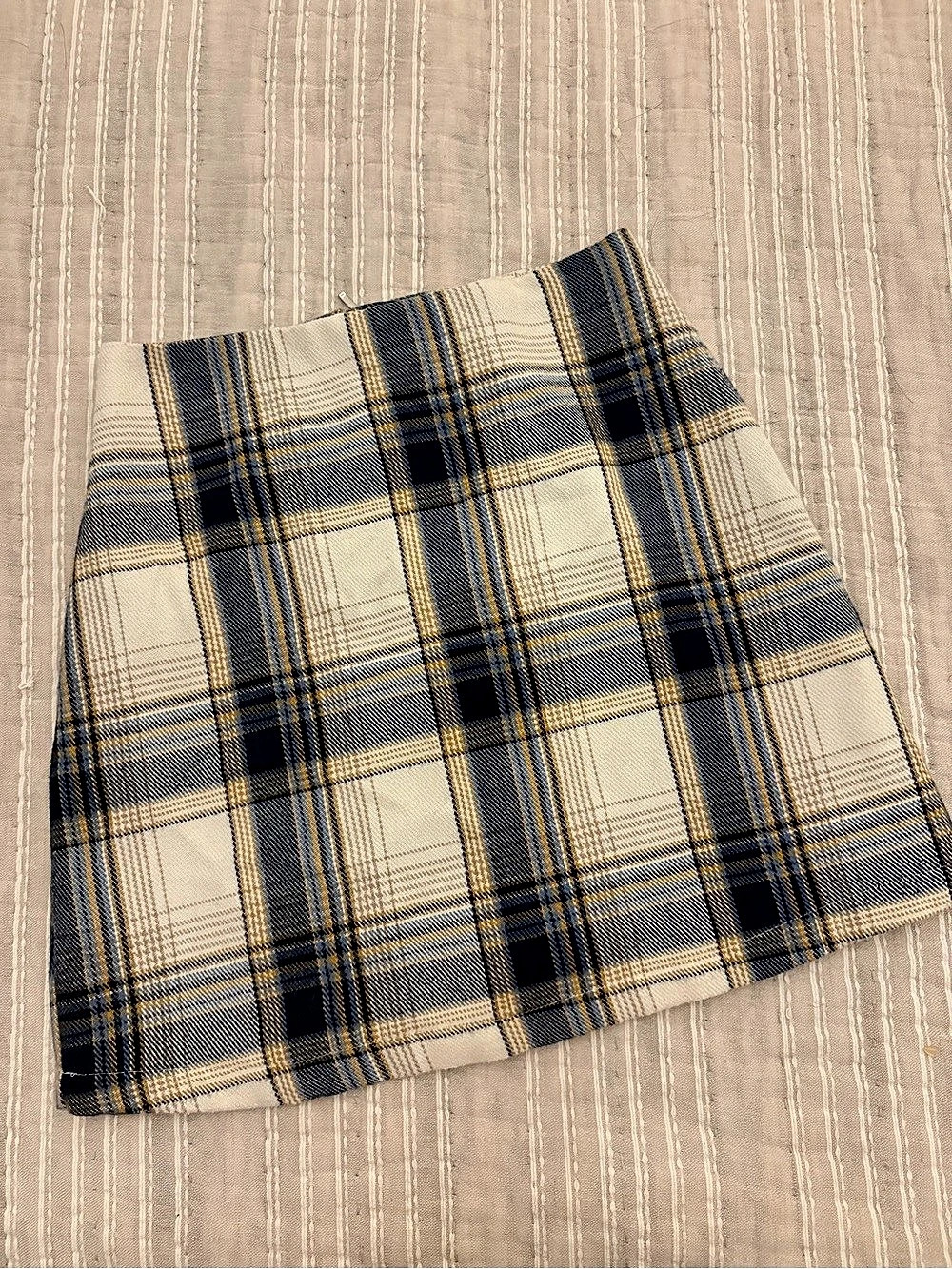 Blue Rain/Francescaโs Plaid Mini Skirt in Blue & Cream Size XS Like New